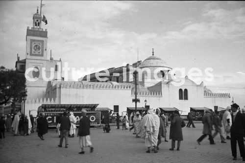 Algerien, Algier, Strassenszene, Moschee. Aus