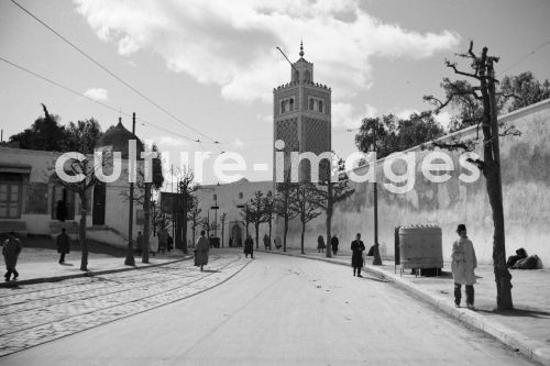 Tunesien, Tunis, Strassenszene. Aus der