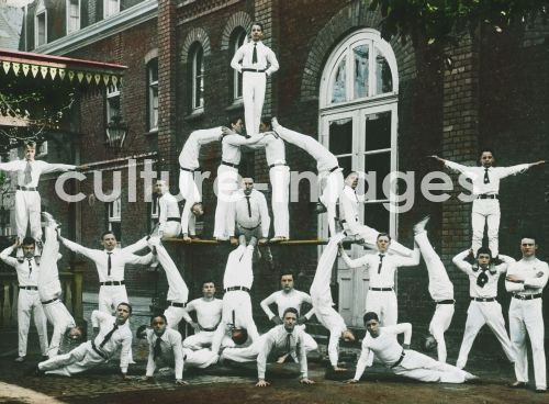 Gymnastic department at the Gesellenhaus in Krefeld