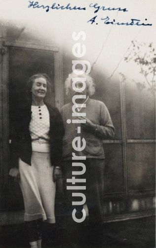 Unbekannter Fotograf, Margarita Iwanowna Konenkowa, geb. Woronzowa (1896-1980) und Albert Einstein (1879-1955)