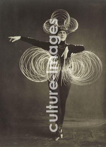 Unbekannter Fotograf, Das Triadische Ballett von Oskar Schlemmer