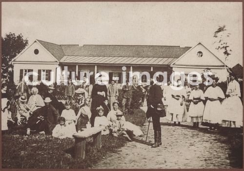 Unbekannter Fotograf, Pjotr Tschaikowski (1840-1893) mit der Dawydow-Familie im Landgut Kamenka