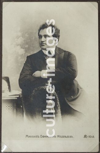 Unbekannter Fotograf, Michail Jefimowitsch Medwedew (1852-1925) als Lenski in Oper Eugen Onegin von Pjotr Tschaikowski