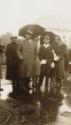 Unbekannter Fotograf, Gertrude Stein, Pablo Picasso, Olga Khokhlova und Paulo, Paris