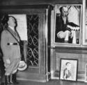 Unbekannter Fotograf, Adolf Hitler besucht die Dresdner Ausstellung 